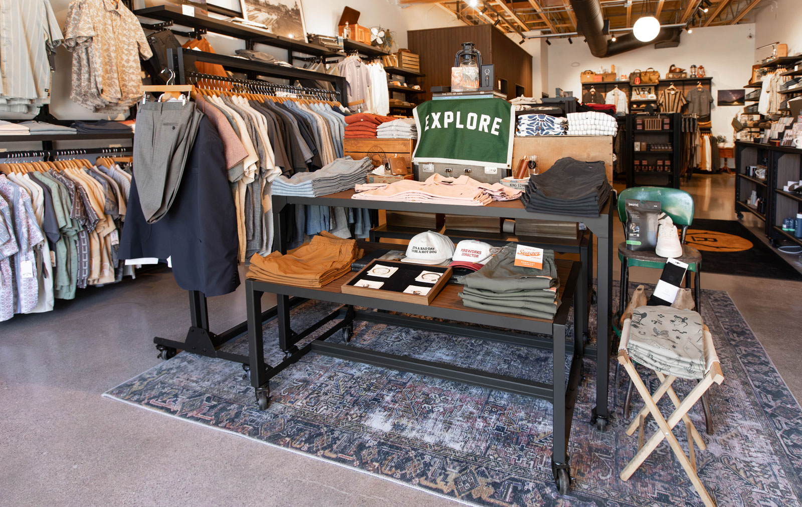 revolver-menswear-store-fixtures-08